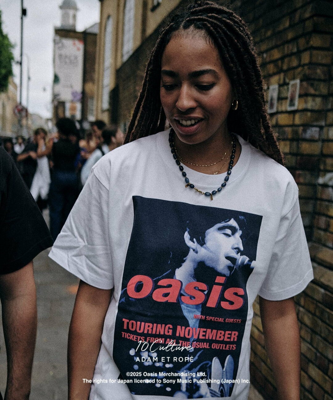 oasis 10Culture / ADAM ET ROPE’ 2025 SS 新作「Tour Poster Design Tee」が 8/4 発売 (オアシス アダム エ ロペ)