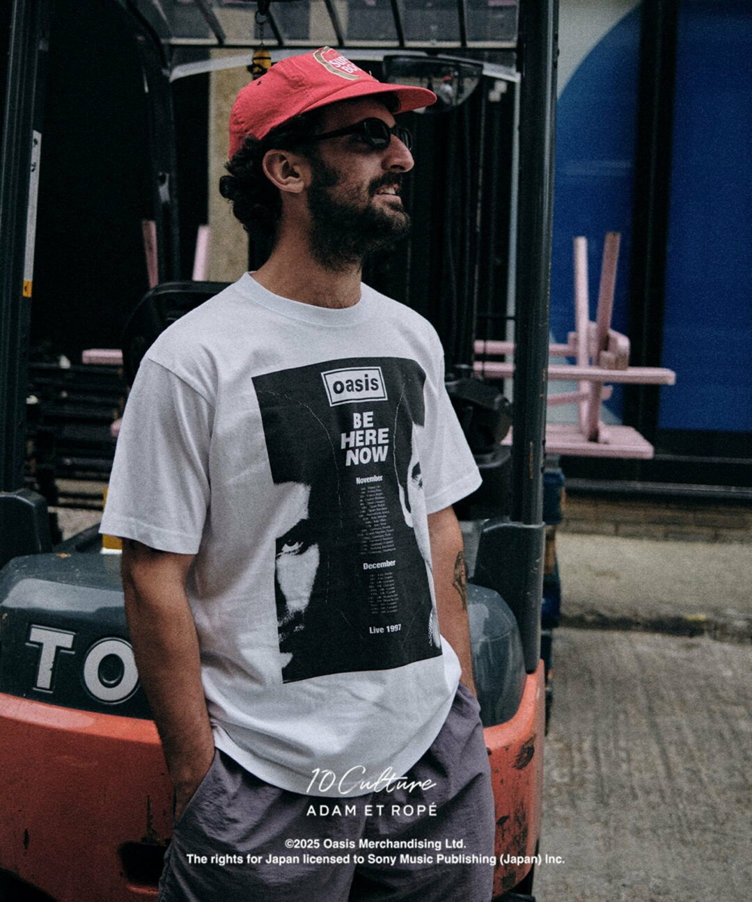 oasis 10Culture / ADAM ET ROPE’ 2025 SS 新作「Tour Poster Design Tee」が 8/4 発売 (オアシス アダム エ ロペ)