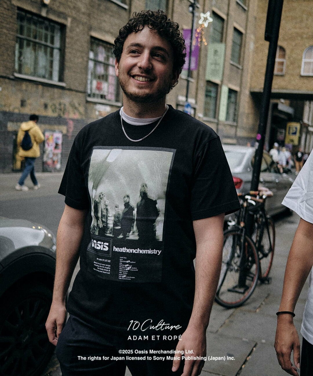 oasis 10Culture / ADAM ET ROPE’ 2025 SS 新作「Tour Poster Design Tee」が 8/4 発売 (オアシス アダム エ ロペ)