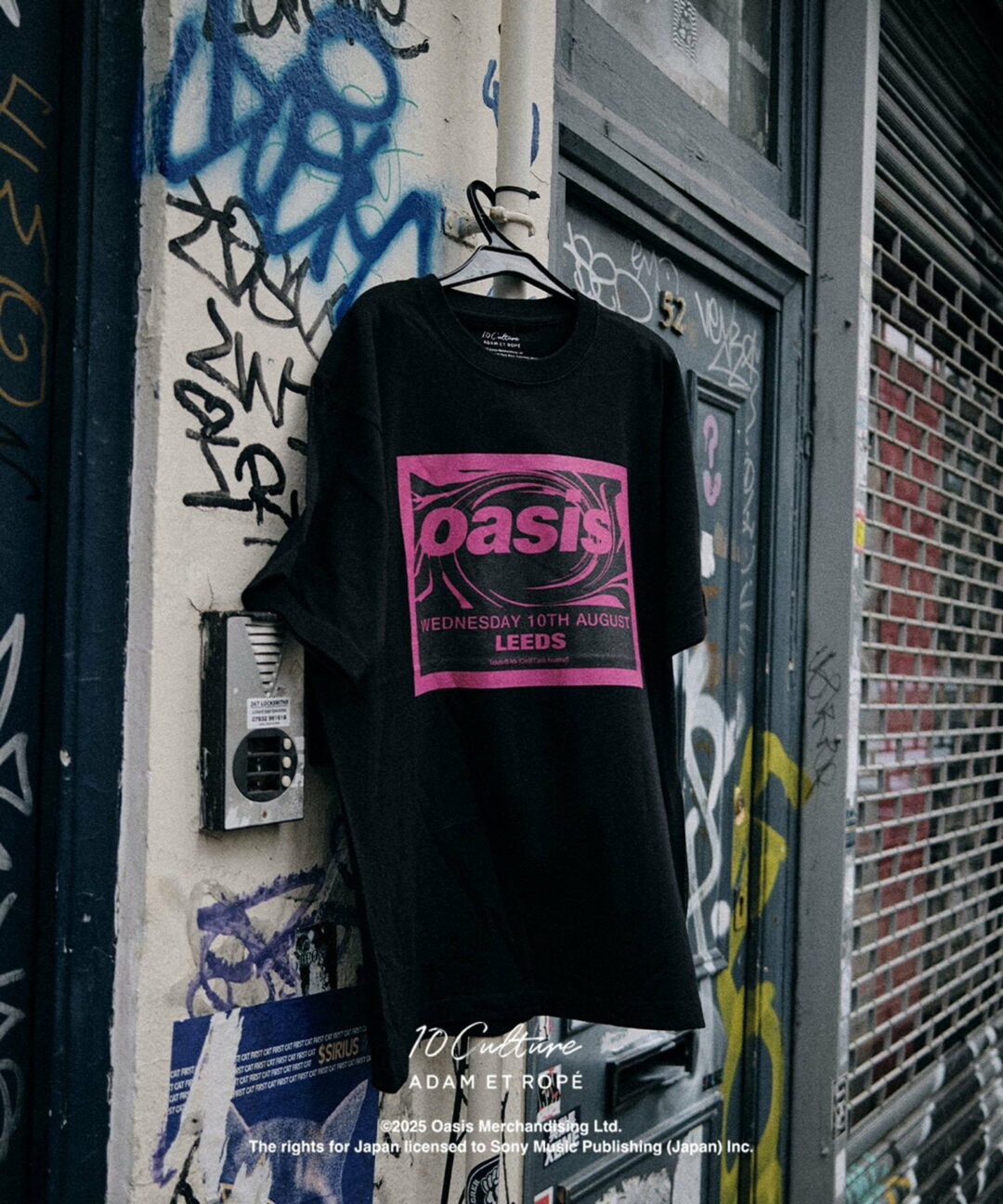 oasis 10Culture / ADAM ET ROPE’ 2025 SS 新作「Tour Poster Design Tee」が 8/4 発売 (オアシス アダム エ ロペ)