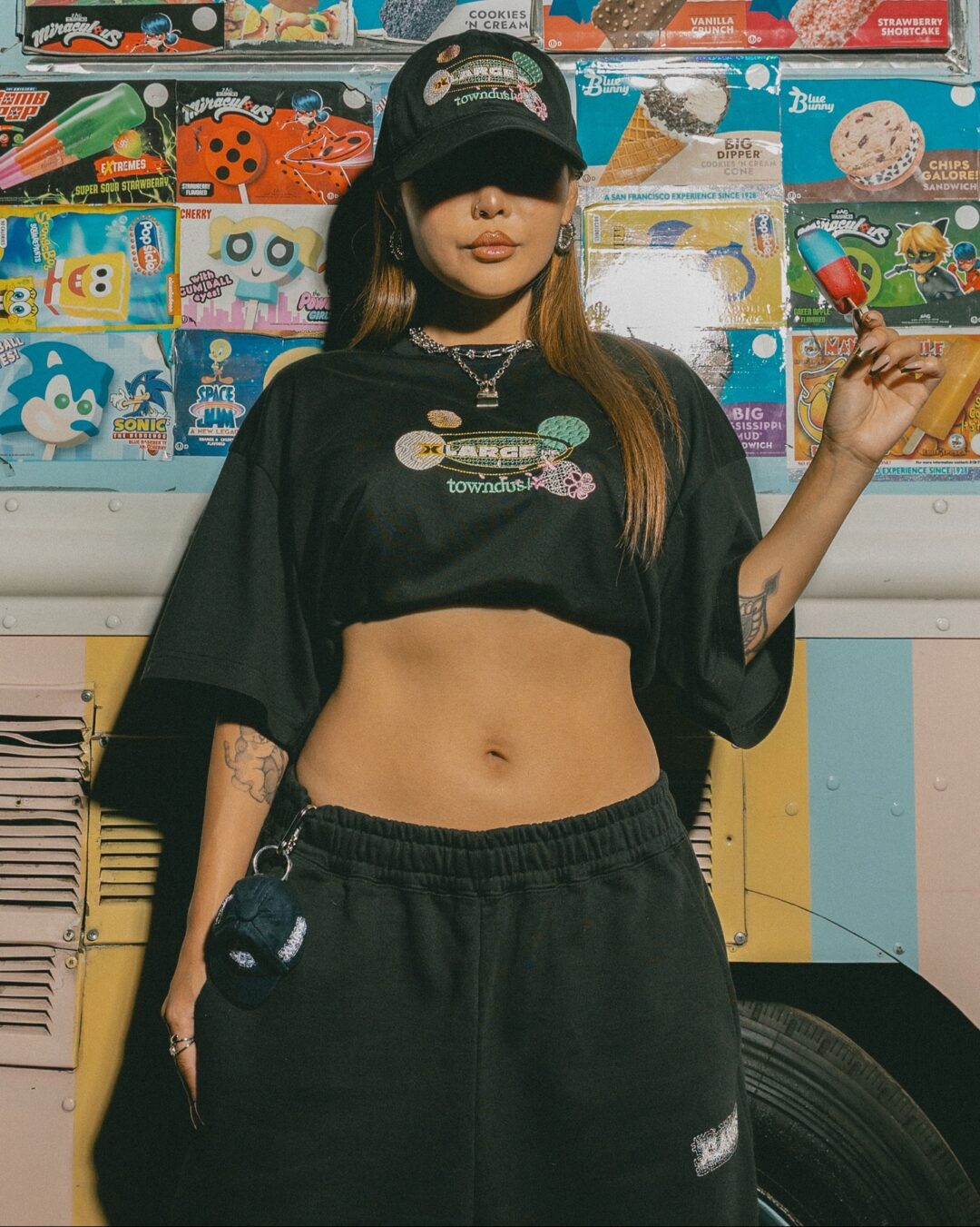 XLARGE × towndust 2025 FW 最新コラボが8/30 発売 ​(エクストララージ タウンダスト)