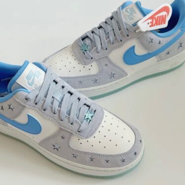 【2025年 発売】NIKE AIR FORCE 1 LOW “Starstruck/Ice Blue” (ナイキ エア フォース 1 ロー “ベルベットブラウン”) [HQ8051-400]