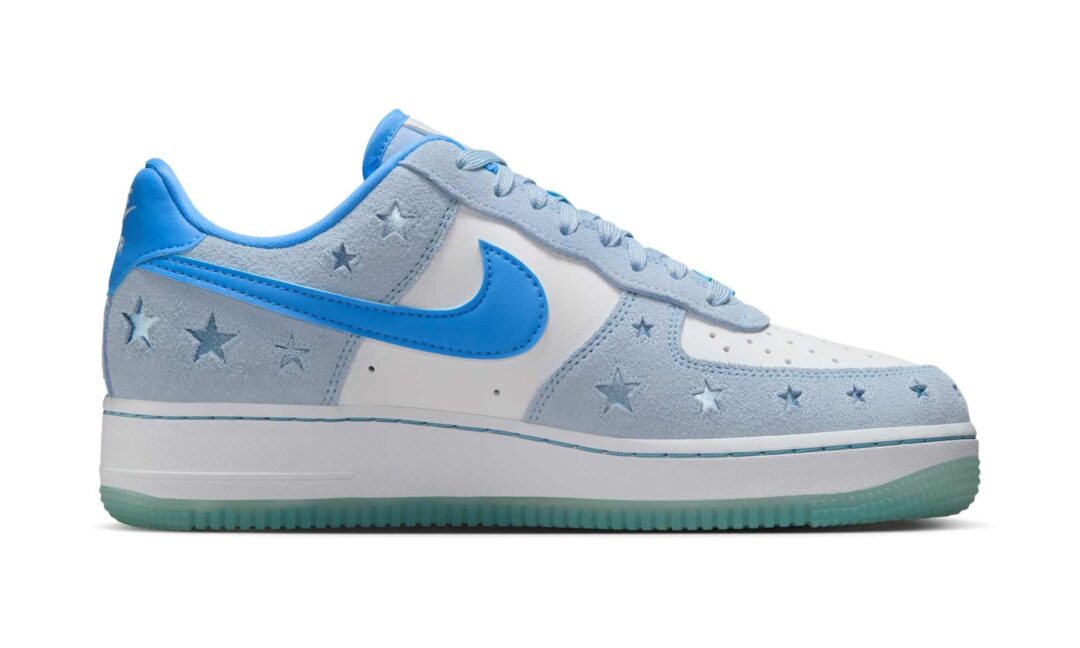 【2025年 発売】NIKE AIR FORCE 1 LOW “Starstruck/Ice Blue” (ナイキ エア フォース 1 ロー “ベルベットブラウン”) [HQ8051-400]