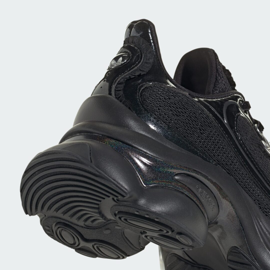 【2025年 8/22 発売】adidas Originals OZVENUZ “Core Black/Silver Metallic” (アディダス オリジナルス オズヴェヌズ “ブラック/シルバー”) [JQ2116]