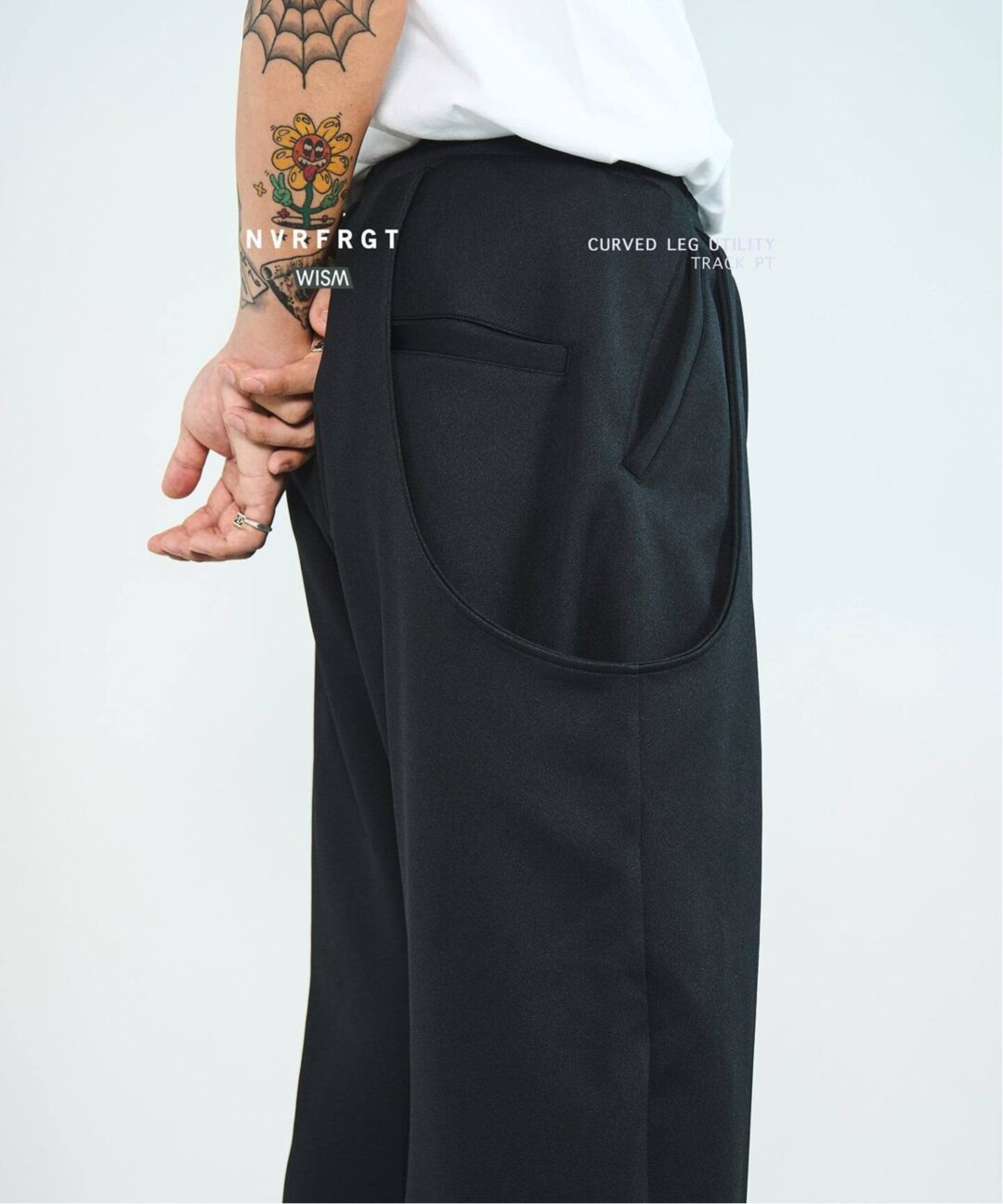 NVRFRGT × WISM 2025 FW 別注 “CURVED LEG UTILITY TRACK PT”が発売 (ネヴァーフォーゲット ウィズム)