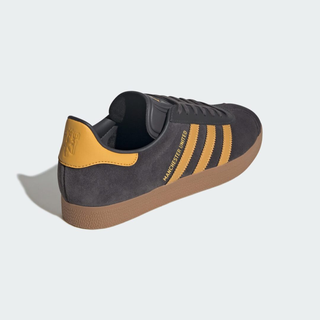 【2025年 8/8 発売予定】Manchester United × adidas Originals GAZELLE “2025-2026 Third Jersey” (マンチェスター・ユナイテッド アディダス オリジナルス サンバ “サードジャージ”) [JR1410]