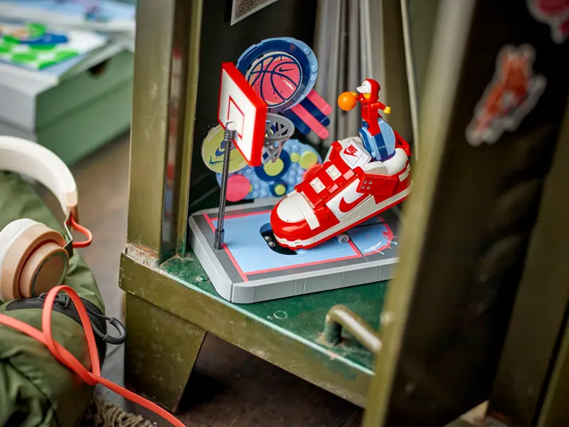 【国内 2025年 9/1 発売】NIKE × LEGO ブロックコラボ「Trickshot Set」 (ナイキ レゴ トリックショット セット) [LE1002-687/43021]