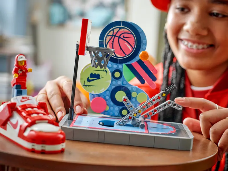 【国内 2025年 9/1 発売】NIKE × LEGO ブロックコラボ「Trickshot Set」 (ナイキ レゴ トリックショット セット) [LE1002-687/43021]