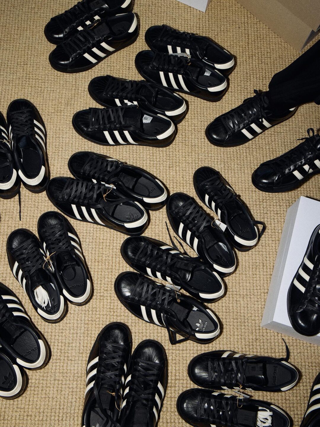 【2025年 秋 発売予定】KITH × adidas Originals SUPERSTAR “Black Tie 2.0” (キス アディダス オリジナルス スーパースター “ブラックタイ”)