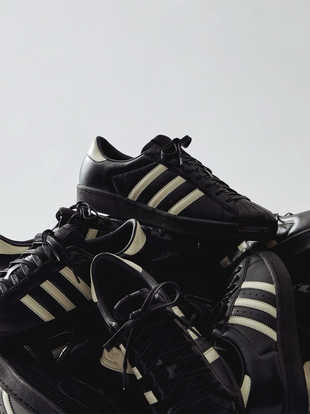 【2025年 8/25 & 8/31 発売予定】KITH × adidas Originals SUPERSTAR “Black Tie 2.0” (キス アディダス オリジナルス スーパースター “ブラックタイ”) [IH4565]
