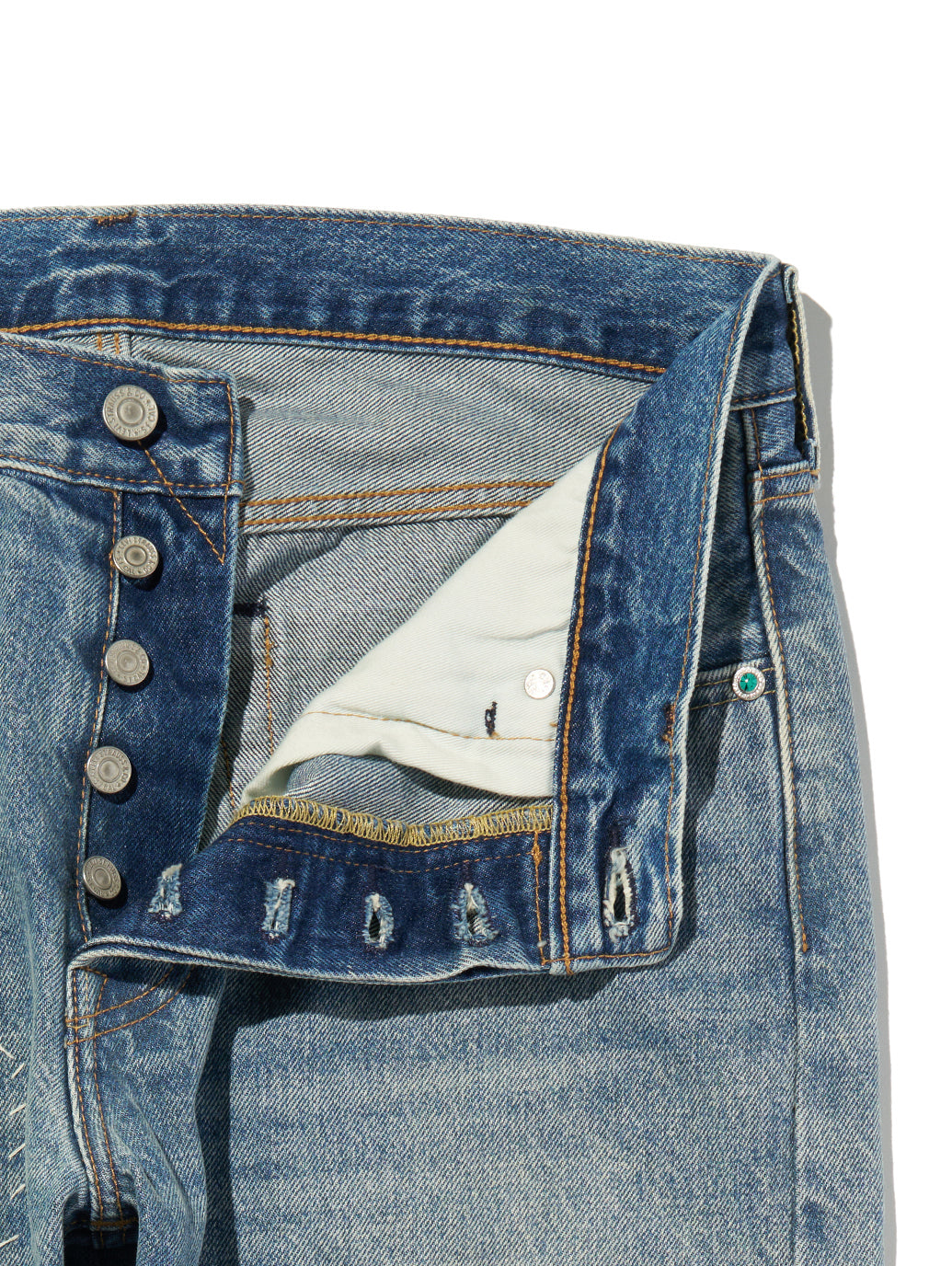 Levi’s 501 オリジナルジーンズ ミディアムインディゴがオンラインにて発売 (リーバイス) [005013736]
