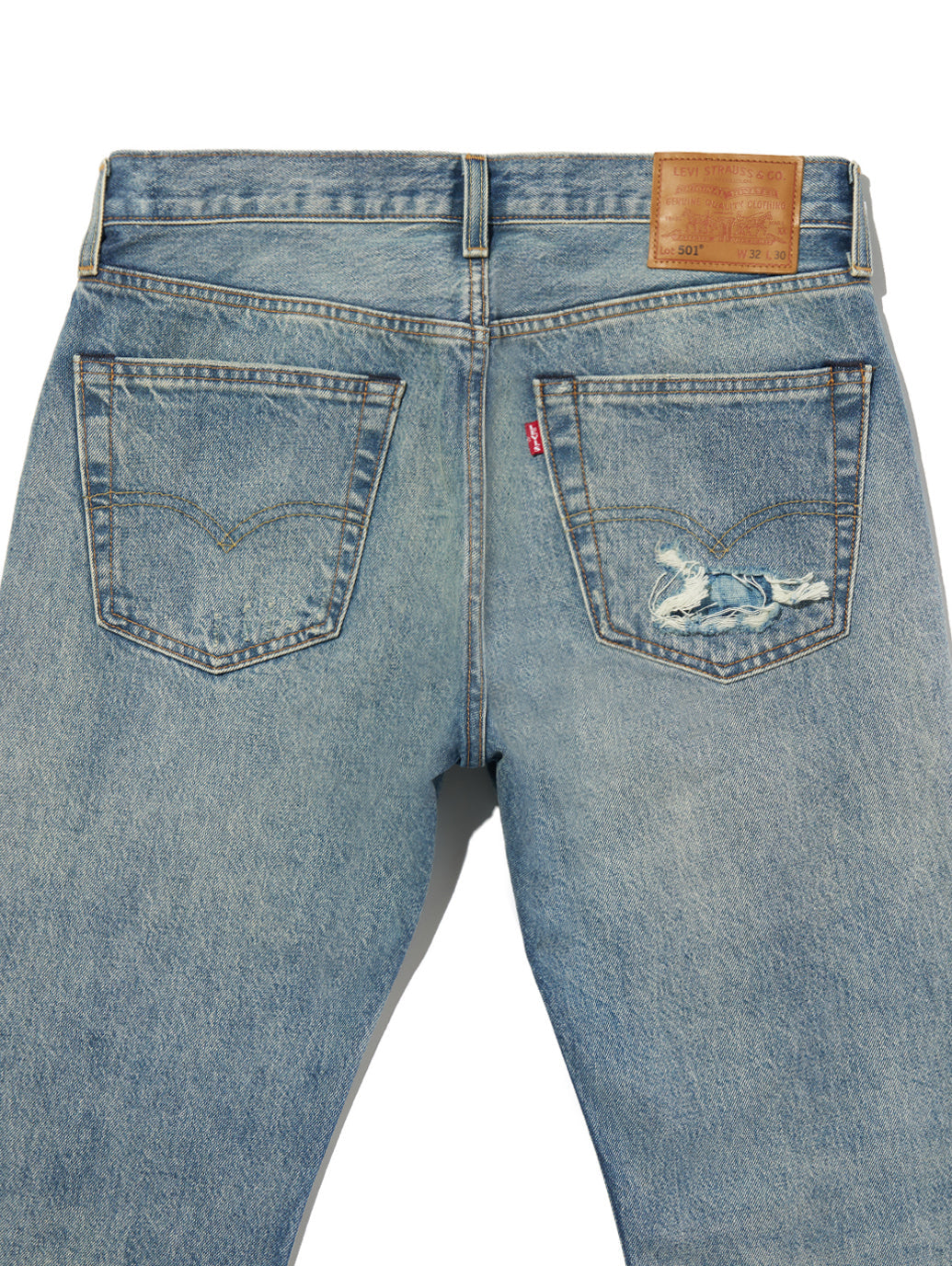 Levi’s 501 オリジナルジーンズ ミディアムインディゴがオンラインにて発売 (リーバイス) [005013736]