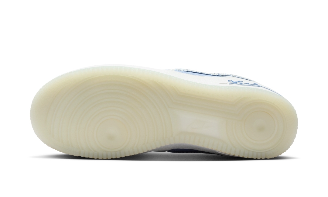 【2026年 春 発売予定】Kobe Bryant × NIKE AIR FORCE 1 LOW PROTRO QS “Work Blue” (コービー・ブライアント ナイキ エア フォース 1 ロー プロトロ “ワークブルー”) [IM0583-400]