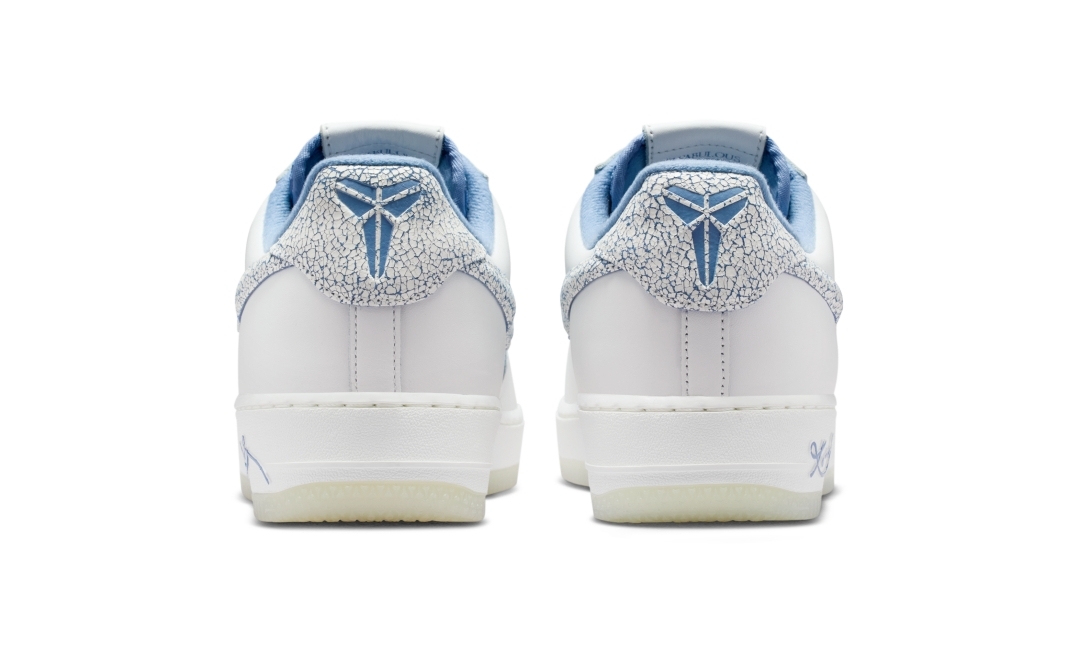 【2026年 春 発売予定】Kobe Bryant × NIKE AIR FORCE 1 LOW PROTRO QS “Work Blue” (コービー・ブライアント ナイキ エア フォース 1 ロー プロトロ “ワークブルー”) [IM0583-400]