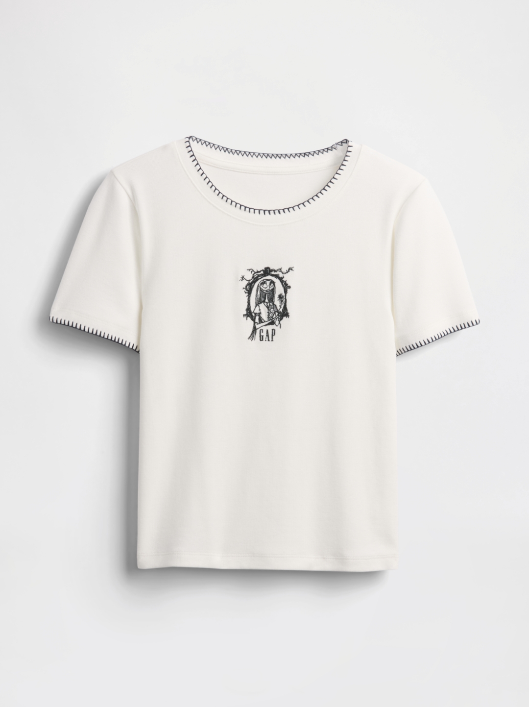 Gap × Disney コレクションからティム・バートンの 「ナイトメアー・ビフォア・クリスマス」が2025年 9/10 発売 (ギャップ ディズニー The Nightmare Before Christmas)