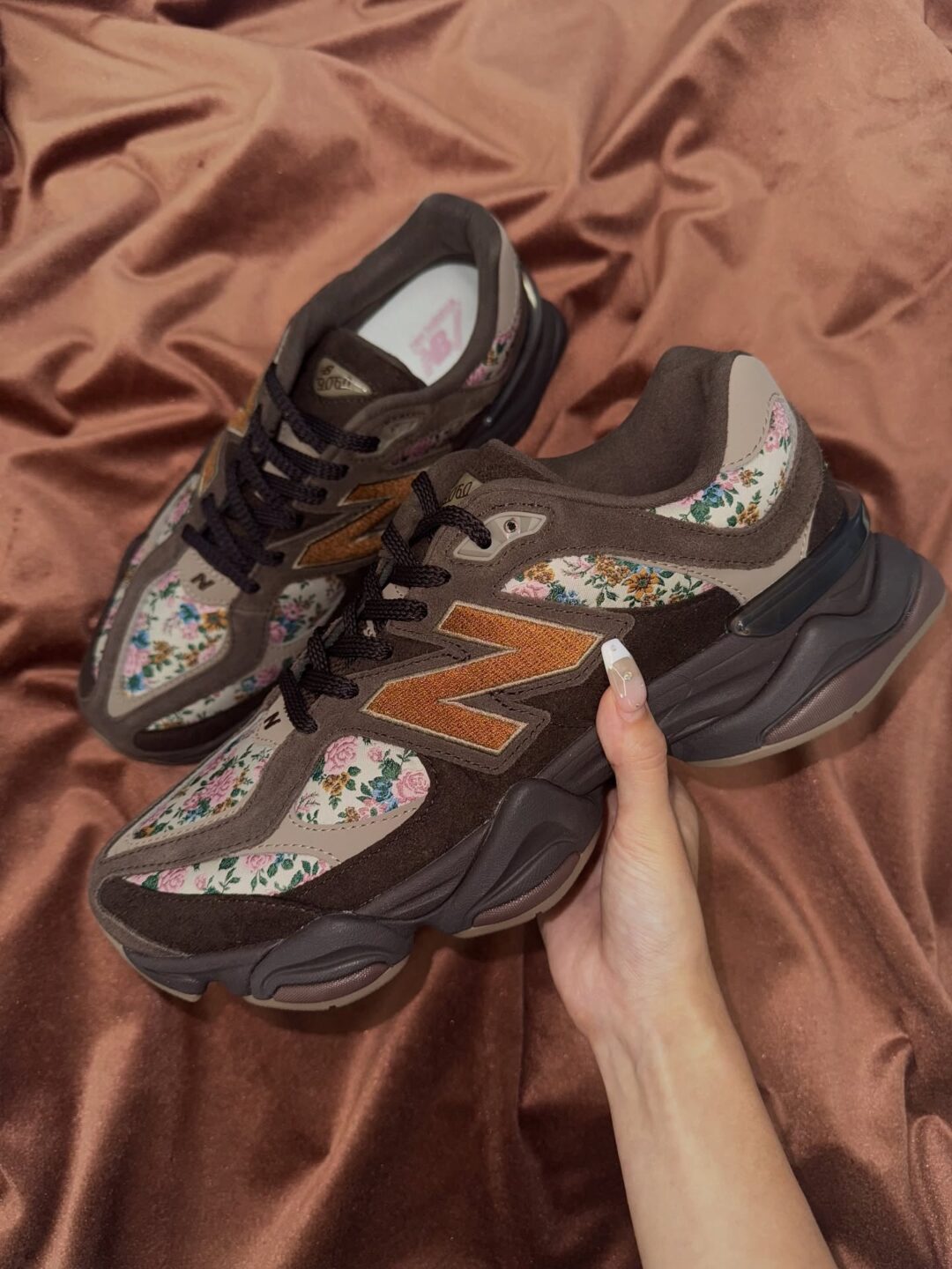【近日発売】atmos pink × New Balance U9060 (アトモス ピンク ニューバランス)