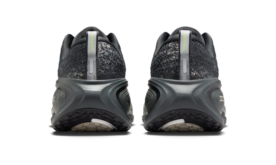 【2025年 10/1 発売】NIKE VOMERO PLUS “Anthracite/Oatmeal” (ナイキ ボメロ プラス “アンスラサイト/オートミール”) [IM6776-060]