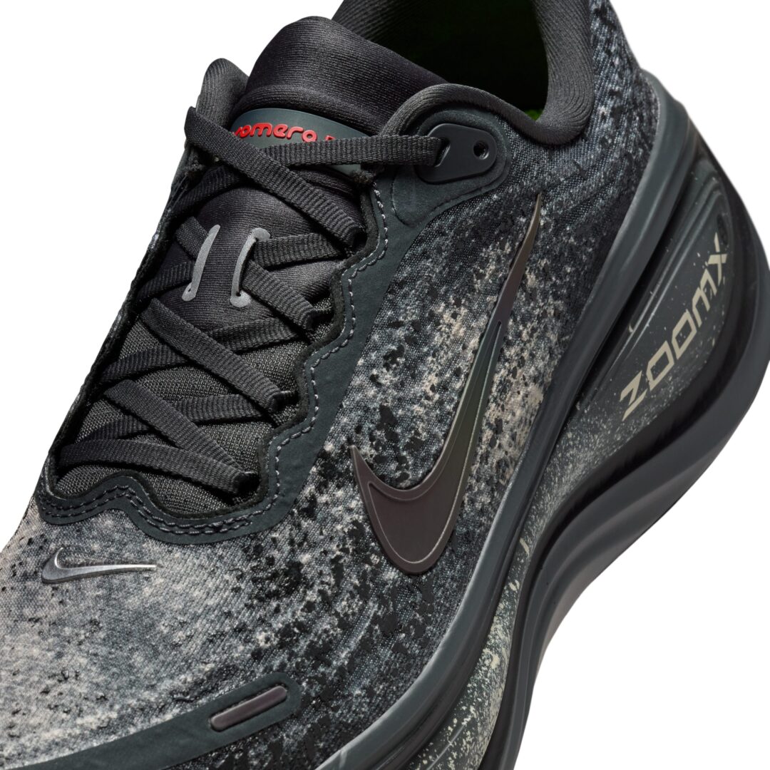 【2025年 10/1 発売】NIKE VOMERO PLUS “Anthracite/Oatmeal” (ナイキ ボメロ プラス “アンスラサイト/オートミール”) [IM6776-060]
