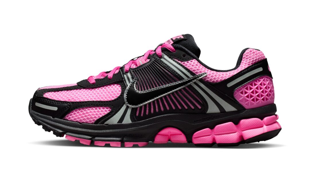 【2025年 発売予定】NIKE ZOOM VOMERO 5 “Pink Spell/Metallic Platinum” (ナイキ ズーム ボメロ 5 “ピンクスペル/メタリックプラチナム”) [FJ2028-601]