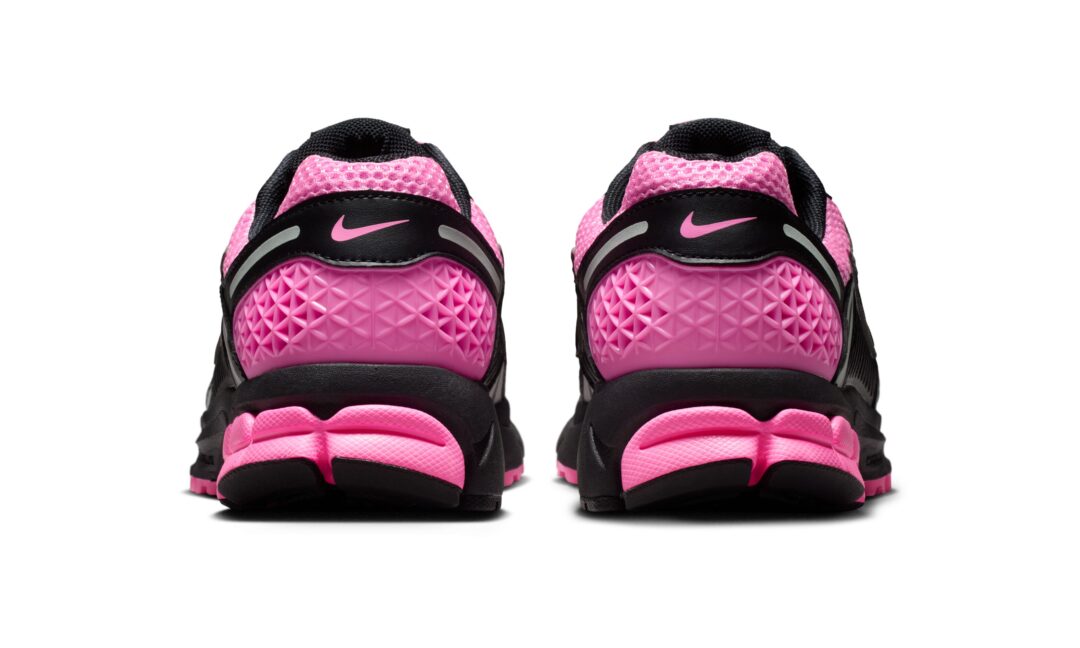 【2025年 発売予定】NIKE ZOOM VOMERO 5 “Pink Spell/Metallic Platinum” (ナイキ ズーム ボメロ 5 “ピンクスペル/メタリックプラチナム”) [FJ2028-601]
