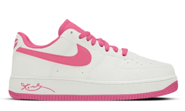 【2026年 春 発売予定】Kobe Bryant × NIKE AIR FORCE 1 LOW PROTRO QS “Sail/Pinksicle” (コービー・ブライアント ナイキ エア フォース 1 ロー プロトロ “セイル/ピンクシクル”) [HV9409-100]