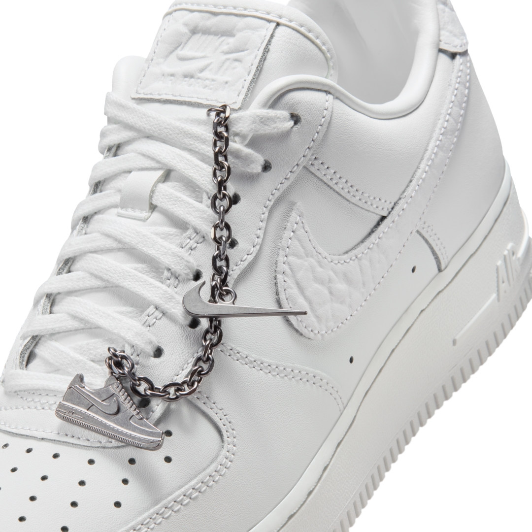 【2025年 9/29 発売予定】NIKE W AIR FORCE 1 07 LOW “Lace Charm/Summit White” (ナイキ エア フォース 1 ロー “レースチャーム/サミットホワイト”) [IM6485-121]