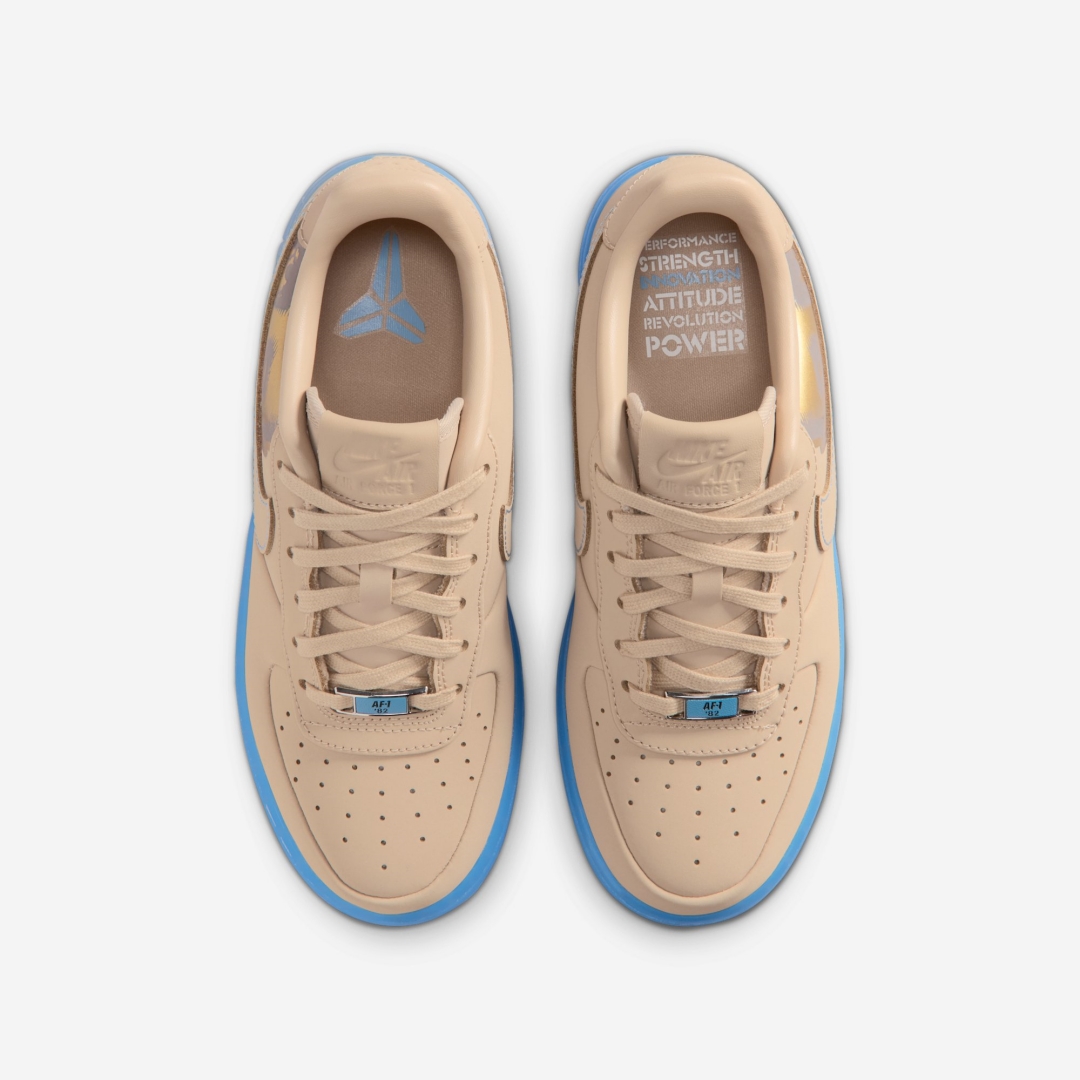 【2025年末 発売予定】Kobe Bryant × NIKE AIR FORCE 1 LOW PROTRO QS “Linen/University Blue” (コービー・ブライアント ナイキ エア フォース 1 ロー プロトロ “リネン/ユニバーシティブルー”) [IH1018-200]