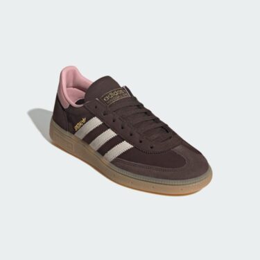 【2025年 9/26 発売】adidas Originals HANDBALL SPEZIAL "Dark Brown/Alumina/Wonder Mauve" (アディダス オリジナルス ハンドボール スペツィアル "ブラウン/アルミナ/モーブ") [JR0852]