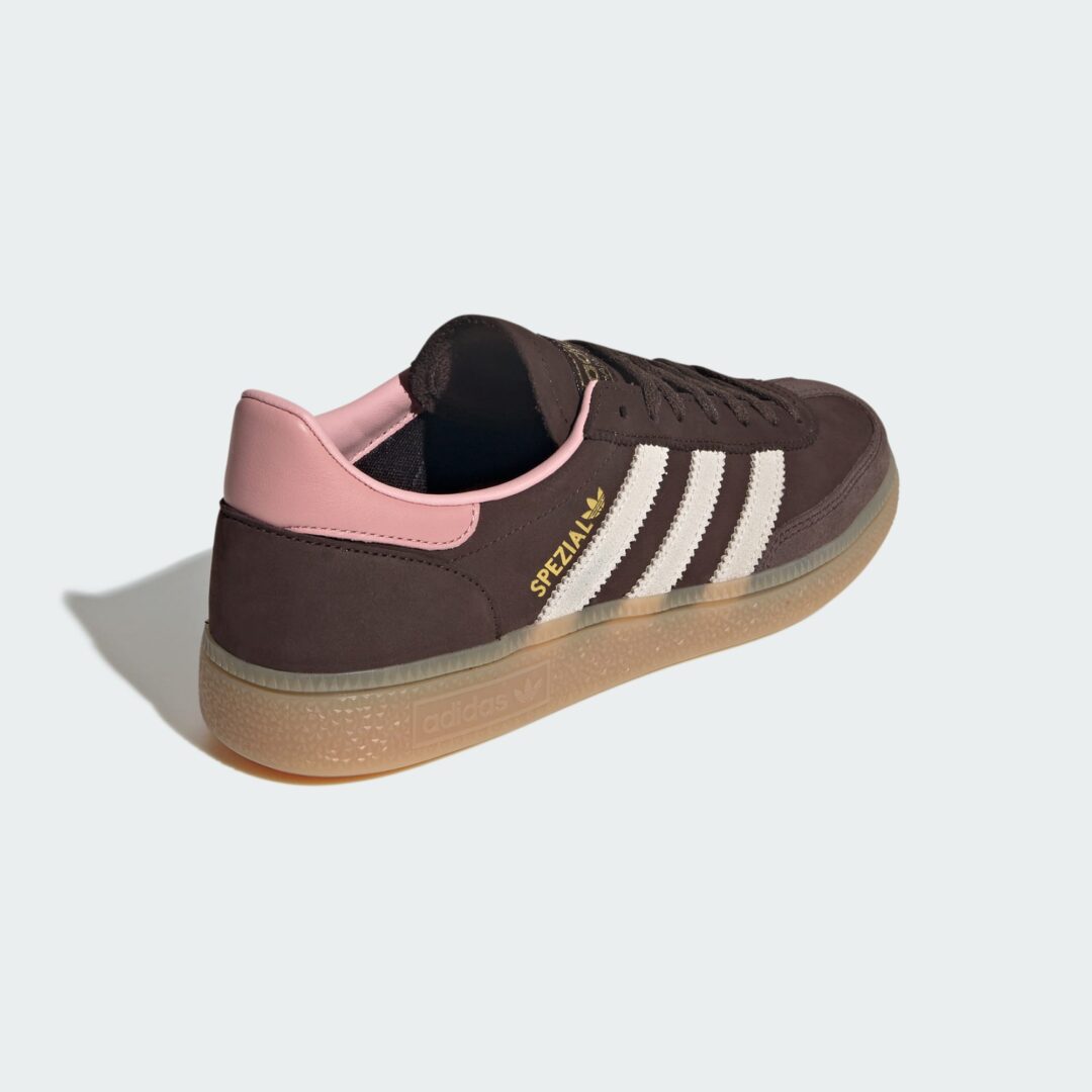 【2025年 9/26 発売】adidas Originals HANDBALL SPEZIAL “Dark Brown/Alumina/Wonder Mauve” (アディダス オリジナルス ハンドボール スペツィアル “ブラウン/アルミナ/モーブ”) [JR0852]