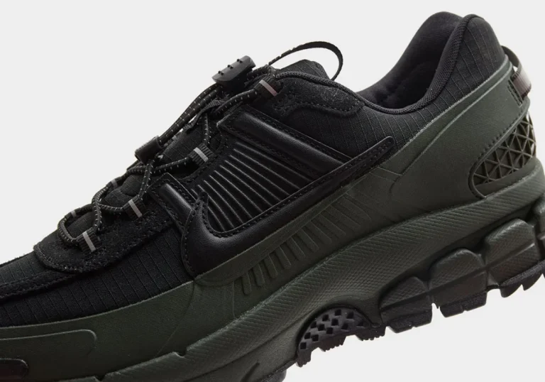 お買い得 1.6万購入2025年最新 NIKE Vomero ボメロ BLACK 8/14販売スタート【Fall 2025 NEW】ナイキ ボメロプラス