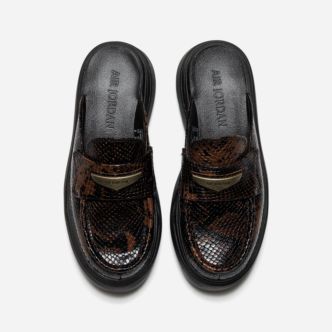 【2025年 9/5 発売】NIKE W AIR JORDAN Loafer Mule SE “Croc” (ナイキ エア ジョーダン ローファー ミュール “クロコ”) [IB1497-200]