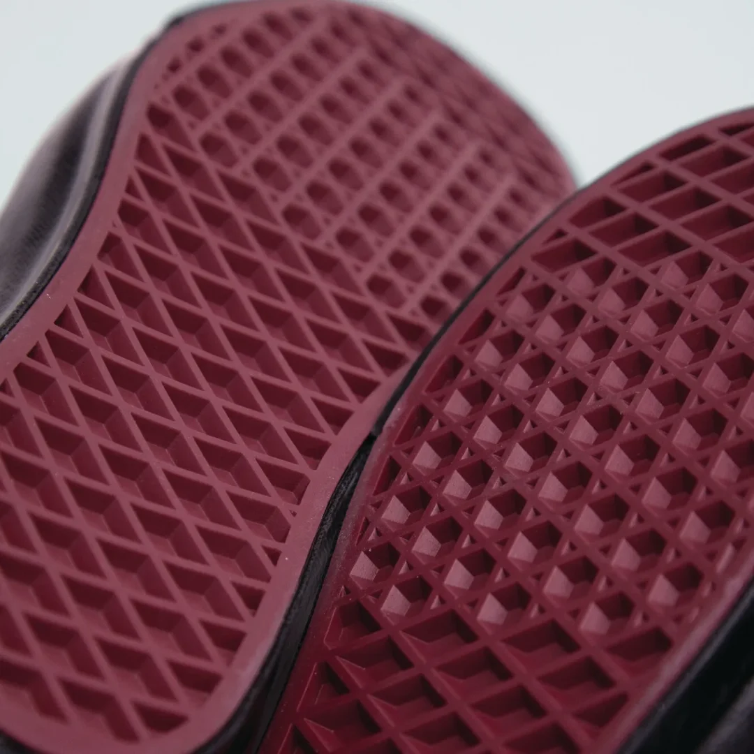 【2025年 9/5 発売】「Tania Cruz」デザインモデル VANS PREMIUM OLD SKOOL LEATHER (タニア・クルズ バンズ プレミアム オールドスクール レザー) [VN000EDAKRK]