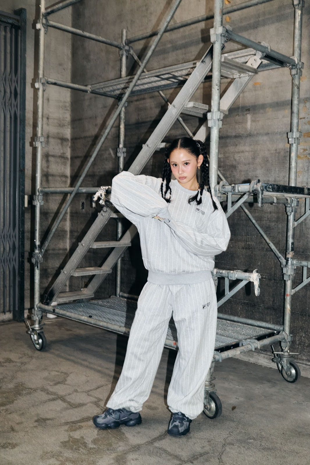 yutori「HTH」×「FILA」コラボ Knit track JKが2025年 9/26 発売 (ユトリ エイチティーエイチ フィラ)