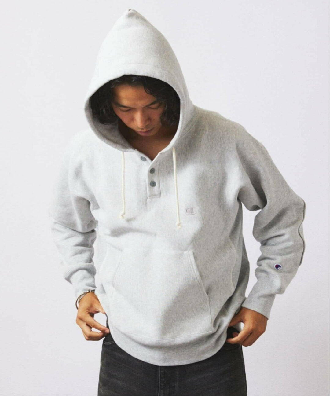Champion × JOURNAL STANDARD relume 2025 FW 別注 R/W エルボーパッチ ヘンリーネックパーカーが11月下旬 発売 (チャンピオン ジャーナルスタンダード)