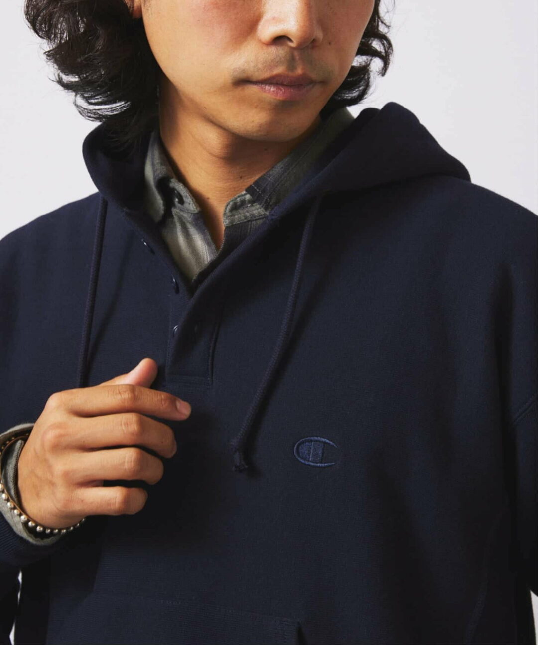 Champion × JOURNAL STANDARD relume 2025 FW 別注 R/W エルボーパッチ ヘンリーネックパーカーが11月下旬 発売 (チャンピオン ジャーナルスタンダード)
