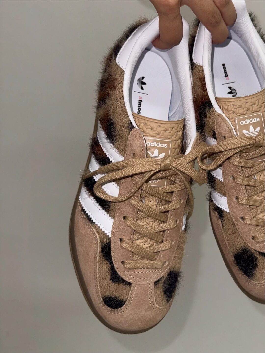 【近日発売】atmos pink × adidas Originals GAZELLE INDOOR “Trinity Leopard” (アトモス ピンク アディダス オリジナルス ガゼル インドア “トリニティレオパード”)