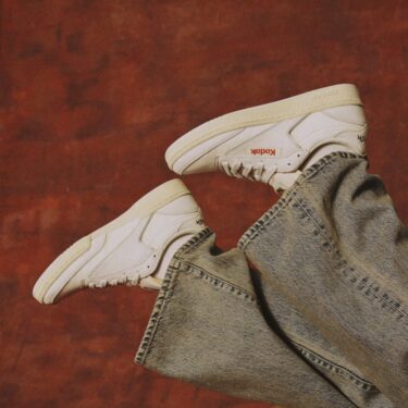 【2025年 9/30 発売】KODAK × REEBOK CLUB C 85 "Chark" (コダック リーボック クラブ C) [100228863]