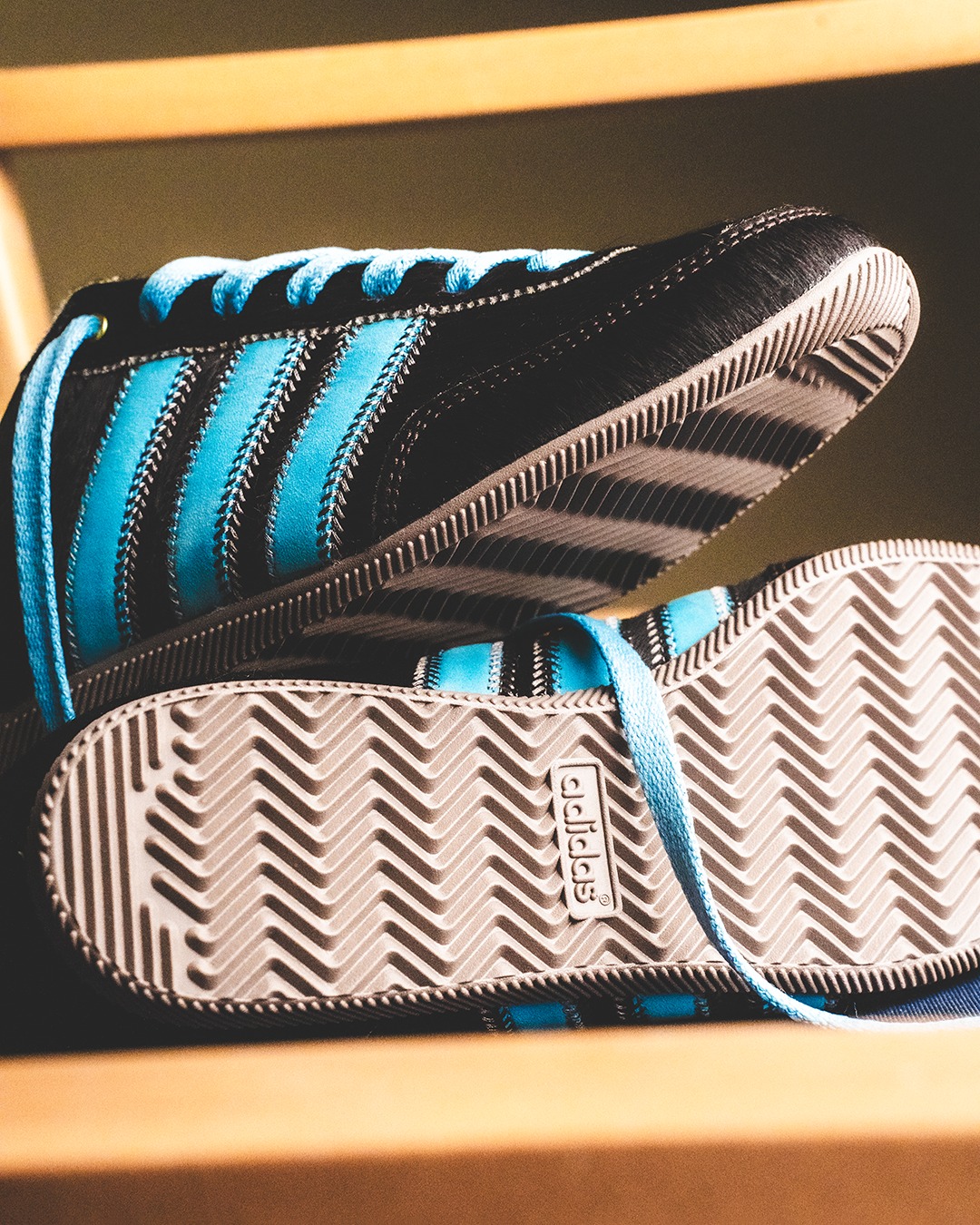【2025年 9/27 発売】adidas Originals JAPAN “Dark Brown/Preloved Blue” (アディダス オリジナルス ジャパン “ブラウン/ブルー”) [JS4028]
