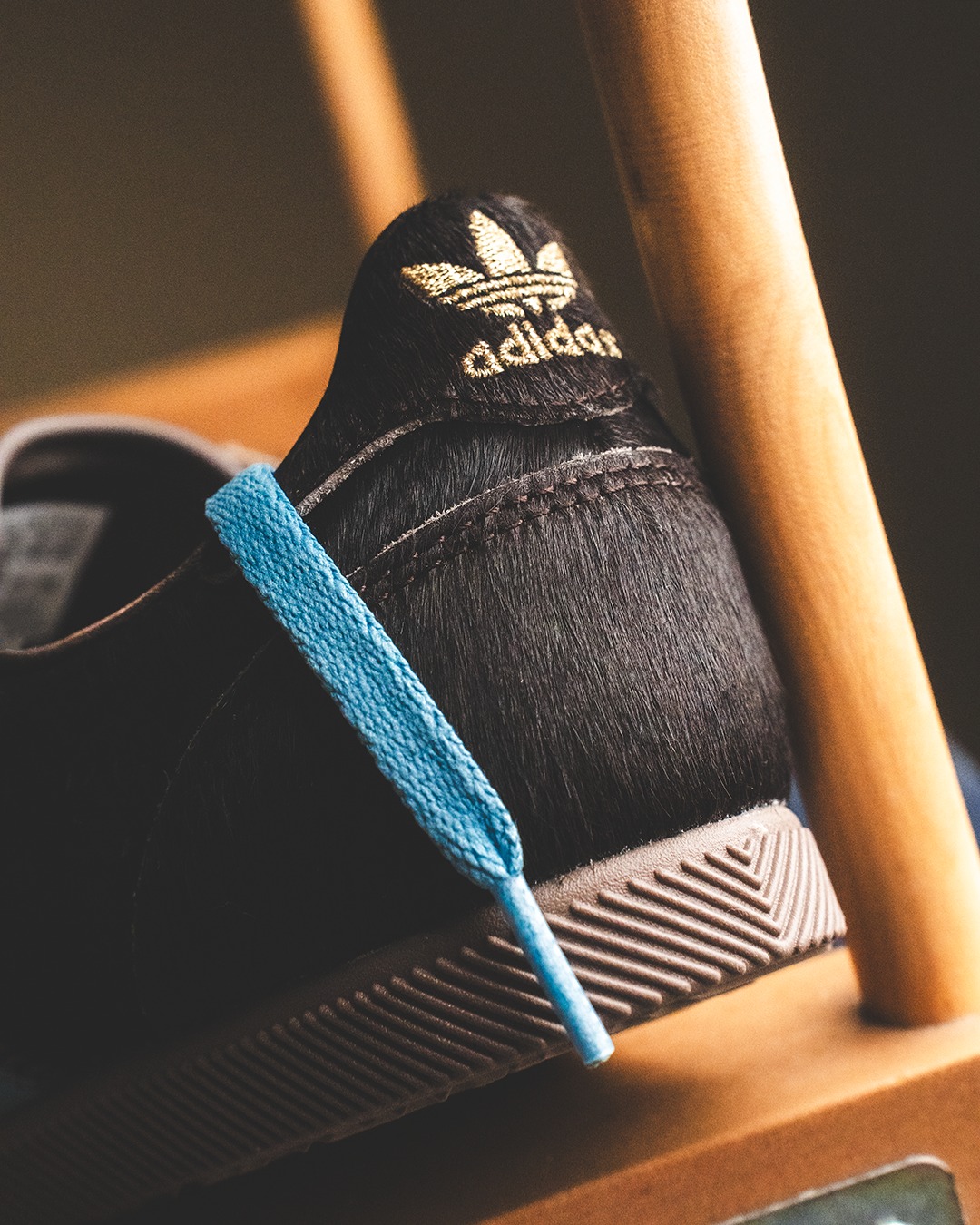 【2025年 9/27 発売】adidas Originals JAPAN “Dark Brown/Preloved Blue” (アディダス オリジナルス ジャパン “ブラウン/ブルー”) [JS4028]