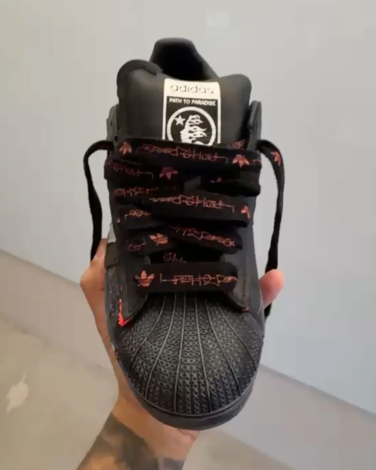 Hellstar × adidas Originals SUPERSTAR (ヘルスター アディダス オリジナルス スーパースター)