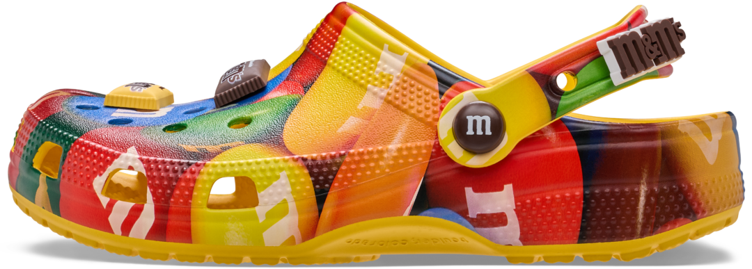 M&M’S x Crocs Classic Crogが2025年 10/10 発売 (エムアンドエムズ クロックス)