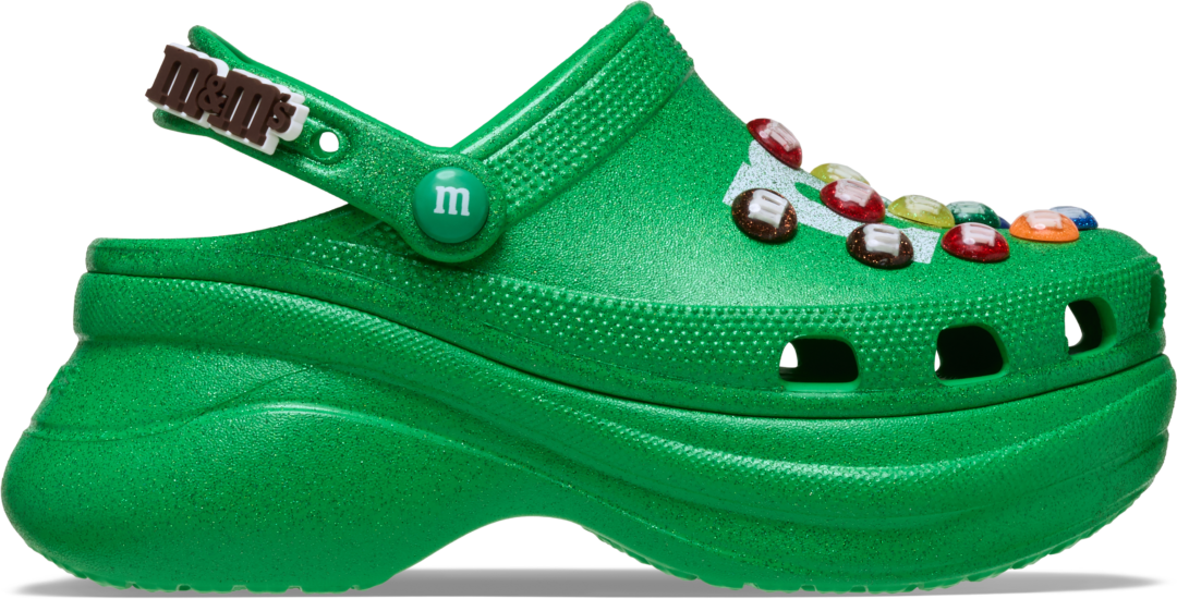 M&M’S x Crocs Classic Crogが2025年 10/10 発売 (エムアンドエムズ クロックス)