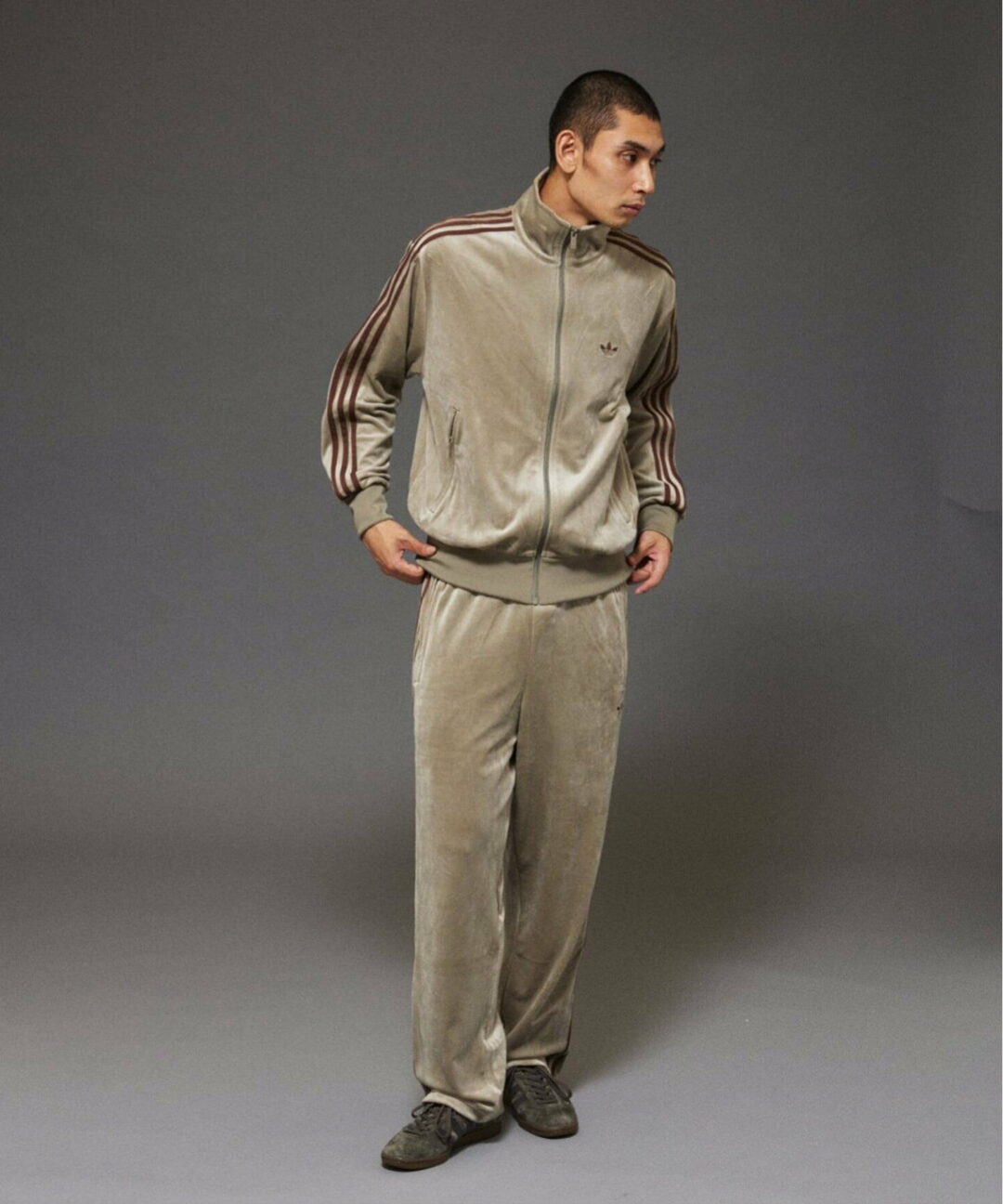【2025年 10/9 発売】JOURNAL STANDARD × adidas Originals “TOBACCO & Track Top & Pants “Grey” (ジャーナルスタンダード アディダス オリジナルス タバコ トラックトップ & パンツ “グレー”) [HQ9177/KD9377/KD9388]