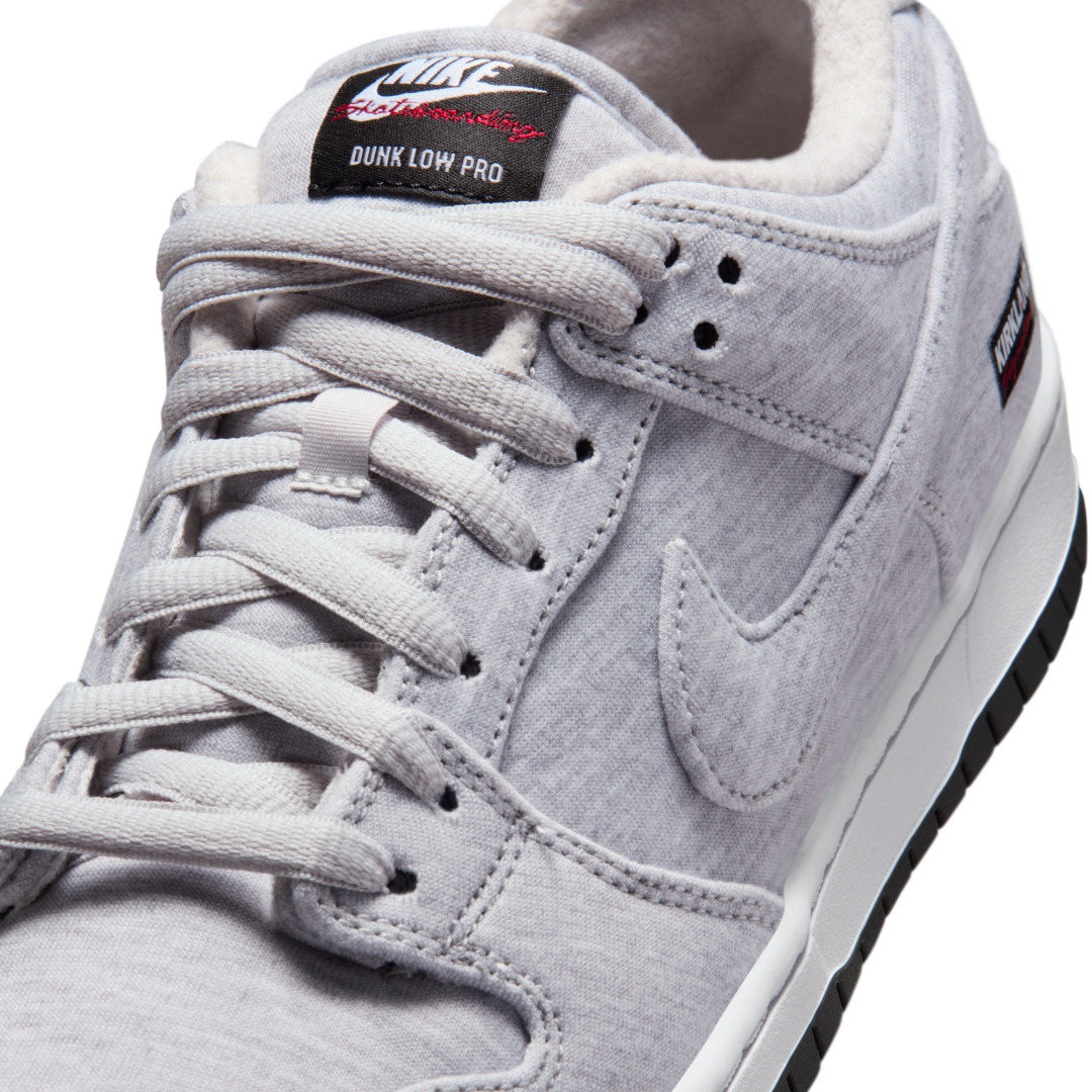 【2025年末 発売予定】Kirkland Signature × NIKE SB DUNK LOW PRO QS “Grey Fog” (カークランド シグネチャー ナイキ ダンク ロー プロ) [IF0673-001]