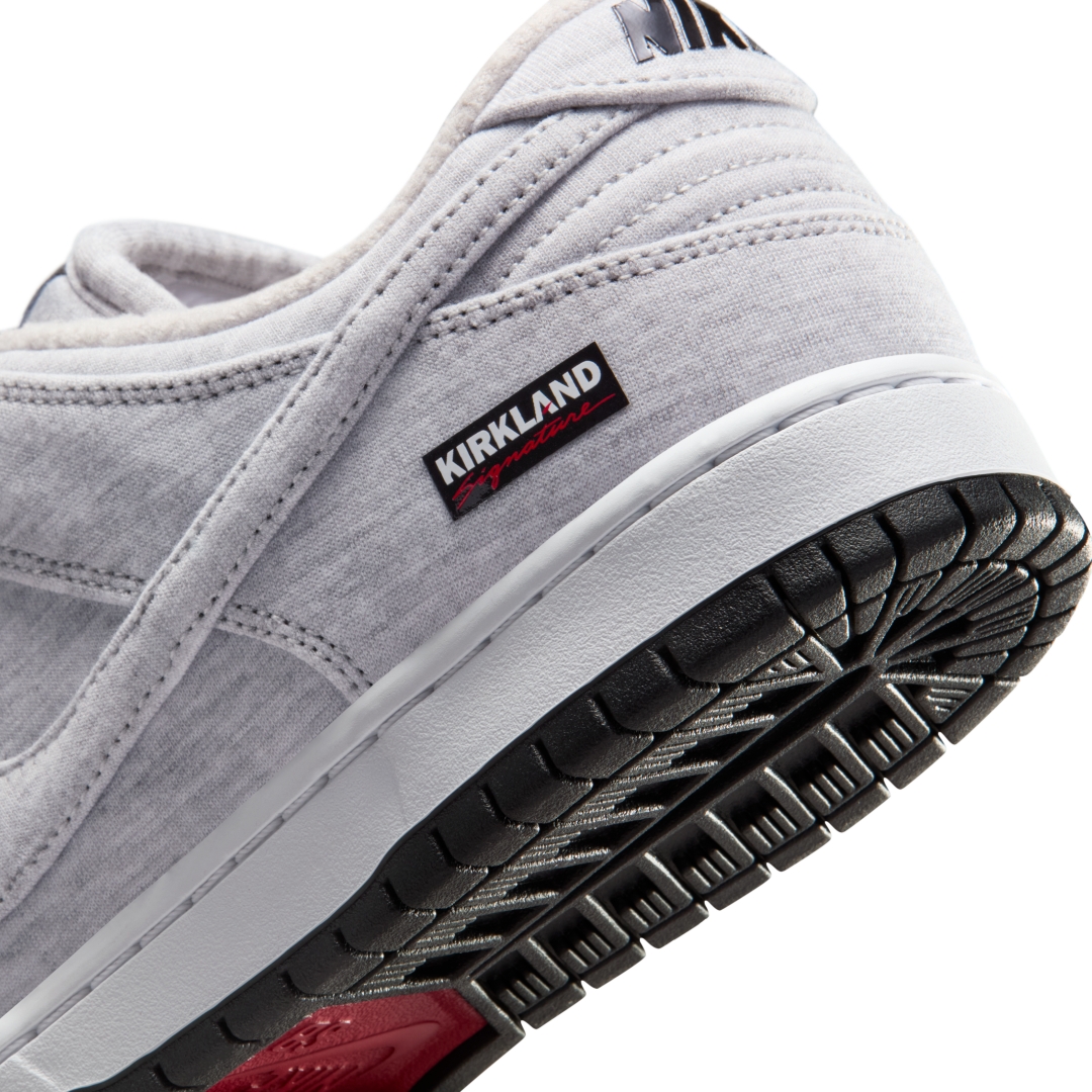 【2025年末 発売予定】Kirkland Signature × NIKE SB DUNK LOW PRO QS “Grey Fog” (カークランド シグネチャー ナイキ ダンク ロー プロ) [IF0673-001]