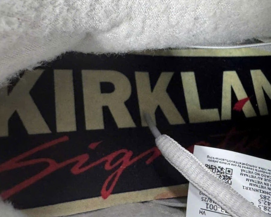 【2025年末 発売予定】Kirkland Signature × NIKE SB DUNK LOW PRO QS “Grey Fog” (カークランド シグネチャー ナイキ ダンク ロー プロ) [IF0673-001]