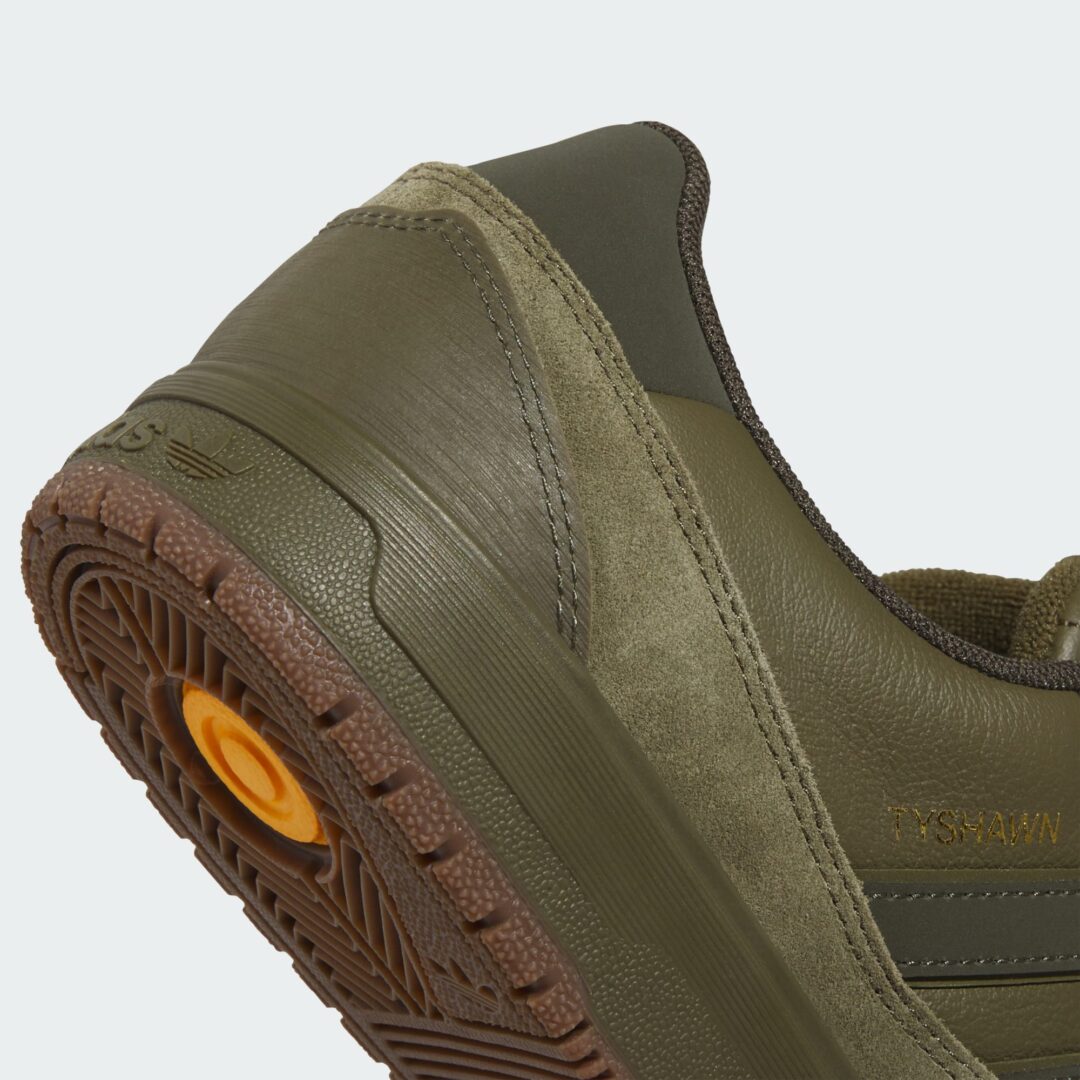 【2025年 9/19 発売】adidas Originals “TYSHAWN II Olive Strata & Track Top/Pant” (アディダス オリジナルス タイショーン 2 “トラックトップ/パンツ”) [JQ1132/JZ5431/KB3060]
