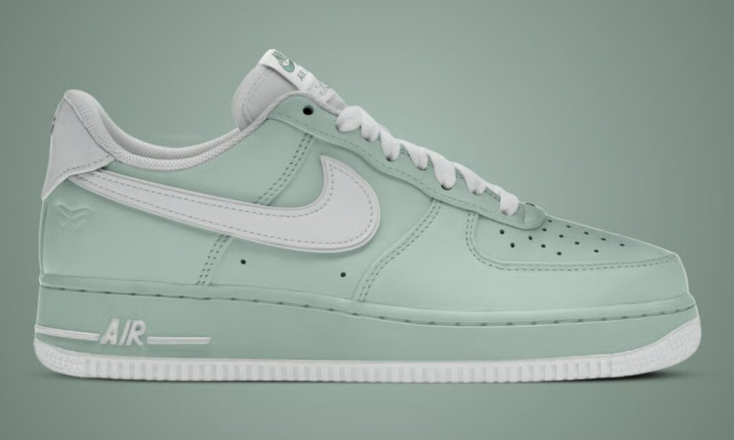 【2026年 夏 発売予定】Kobe Bryant × NIKE AIR FORCE 1 LOW QS “Steam/Summit White” (コービー・ブライアント ナイキ エア フォース 1 ロー “スチーム/サミットホワイト”) [IB0018-005]