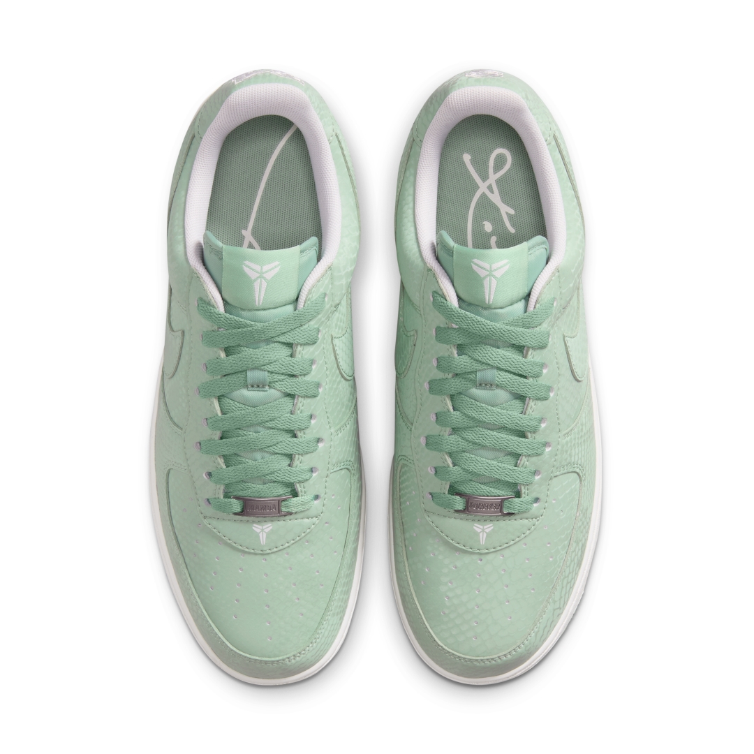 【2026年 4/23 発売】Kobe Bryant × NIKE AIR FORCE 1 LOW QS “Steam/Summit White” (コービー・ブライアント ナイキ エア フォース 1 ロー “スチーム/サミットホワイト”) [IB0018-005]