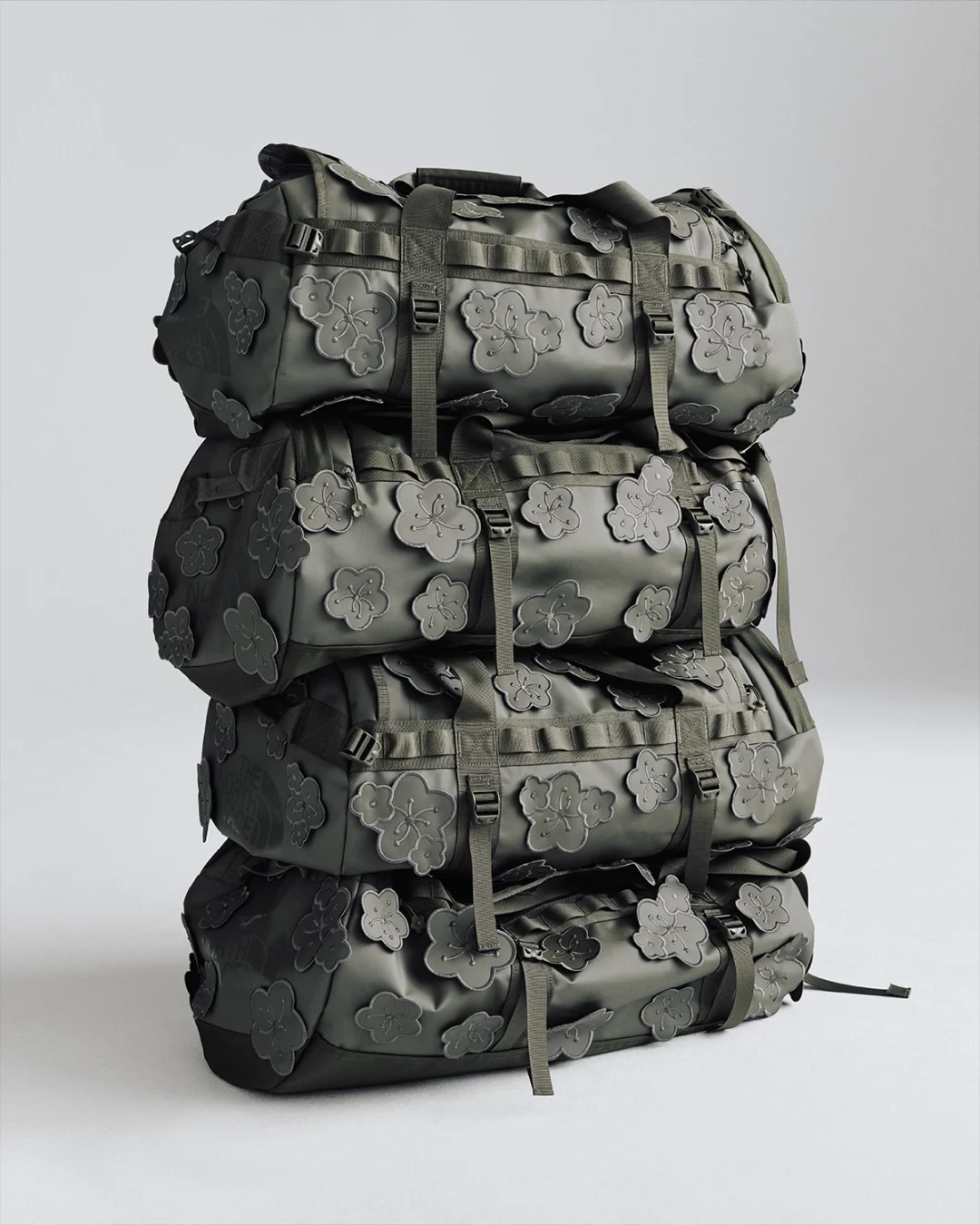 “ニュートープグリーン”カラーに再解釈されたTHE NORTH FACE × Cecilie Bahnsen アクセサリーコレクションが2025年 9/12 発売 (ザ・ノース・フェイス セシリー バンセン)